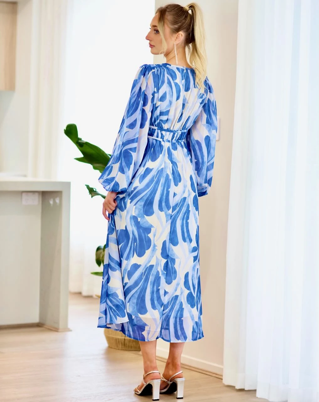 Poppy Chiffon Maxi Dress - Blue Print 6 Poppy Chiffon Maxi Dress - Blue Print - Image 4
