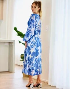 Poppy Chiffon Maxi Dress - Blue Print 12 Poppy Chiffon Maxi Dress - Blue Print -Curvy Charm Store 1N3A3944 1c6d18bb 3b62 4d1a a832 e4f14efc8191
