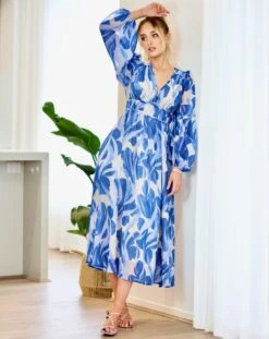 Poppy Chiffon Maxi Dress - Blue Print 13 Poppy Chiffon Maxi Dress - Blue Print -Curvy Charm Store 1N3A3950 d09179f2 9a60 4356 bfef 9260dce3b81c