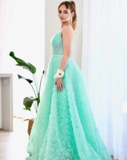 Elodie Floral Gown - Mint -Curvy Charm Store 1N3A4393