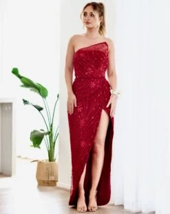 Juliette Strapless Glitter Gown - Wine -Curvy Charm Store 1N3A4654 2035d9a9 1aa6 43d3 9e48 f182c80869ec