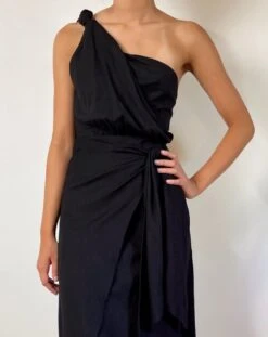 Olivia One Shoulder Midi Linen Dress - Black -Curvy Charm Store 23E078D0 590C 4BC7 BA41 53E187CBBF32 1 201 a