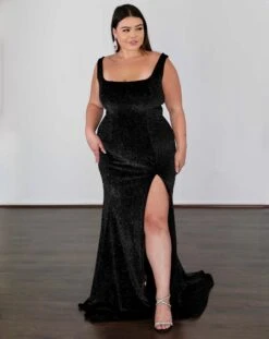 Lana Glittery Velvet Gown - Black Glitter -Curvy Charm Store 33E3E379 18A8 472E 93CA 3DFFF07B176B 1 201 a
