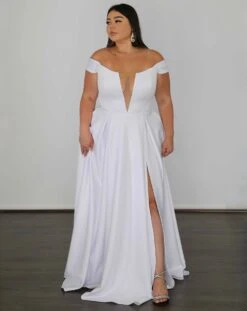 Belle Scuba Gown - White 13 Belle Scuba Gown - White -Curvy Charm Store 56801984 AEA7 4EA2 A116 BD62CDC06072 1 201 a
