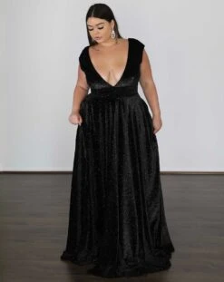 Sabrina Glittery Velvet Gown - Black Glitter -Curvy Charm Store A7B1D14B 0E3E 458F AECE FD45DD4D8A86 1 201 a 38a552fa e372 40b2 9d28 9e12bc3599ed
