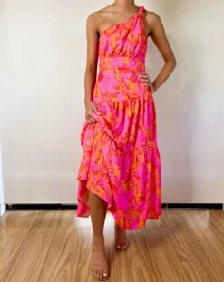 Siena Floral Maxi Dress - Hot Print -Curvy Charm Store C2C6BB33 CDD3 4755 BC58 E644C9F39527 1 201 a