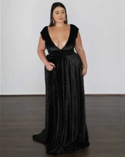 Sabrina Glittery Velvet Gown - Black Glitter -Curvy Charm Store C51A8576 DE4D 4283 86FB 0F454C77611E 1 201 a 8177d3ee 78a5 4012 a247 f8af697d680d
