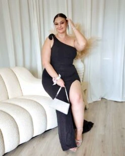 Carmela Glitter Gown - Black 25 Carmela Glitter Gown - Black -Curvy Charm Store Carmela Glitter Gown Sitting Kiara Black