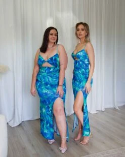 Cassie Maxi Dress - Green/Blue Print 32 Cassie Maxi Dress - Green/Blue Print -Curvy Charm Store Cassie Maxi Dress Front 1 Duo Blue Green Print
