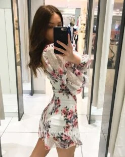 Gail Floral Dress - White Print -Curvy Charm Store Gail Floral Dress Side Close Print 725029cc 2a40 4869 8e45 3a1dcf81c195