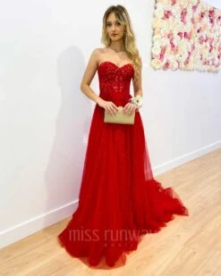 Hailey Tulle Glitter Gown - Red -Curvy Charm Store Hadley Tulle Glitter Gown Red 2