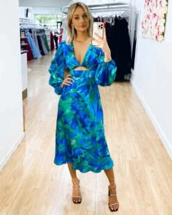 Kora Satin Midi Dress - Green/Blue Print 22 Kora Satin Midi Dress - Green/Blue Print -Curvy Charm Store Kora Satin Midi Dress Front 2 Green Blue 2a915465 de11 45f9 8455 0ac729df517f