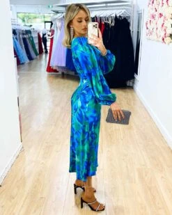 Kora Satin Midi Dress - Green/Blue Print 21 Kora Satin Midi Dress - Green/Blue Print -Curvy Charm Store Kora Satin Midi Dress Side Green Blue Print 1455470c 06f6 4c72 9d69 f308840cecc7