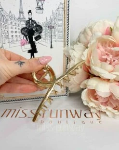 Layla Hair Claw Clip - Gold Metal -Curvy Charm Store Layla Hair Claw Clip Gold Metal 2