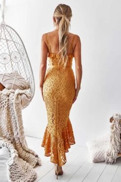 Leanne Lace Midi Dress - Mustard -Curvy Charm Store Leanne Lace Midi Dress Back Mustard