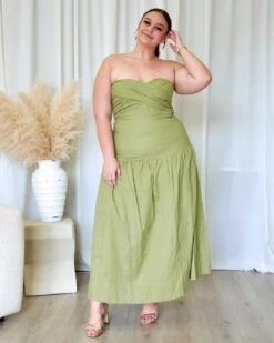 Martha Maxi Dress - Pistachio -Curvy Charm Store Martha Maxi Dress Front Kiara Pistachio