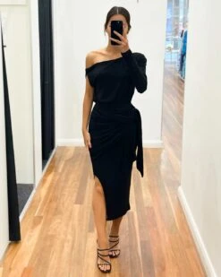 Merlow Glitter Midi Dress - Black -Curvy Charm Store Merlow Glitter Midi Dress Front 1 Black