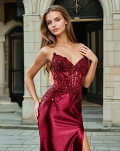 Sasha Strapless Corset Gown - Burgundy -Curvy Charm Store Sasha.burgundy