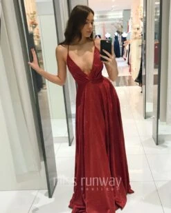 Vivien Glitter Gown - Red -Curvy Charm Store Vivien Glitter Gown Front Red eb090509 78b9 4d3d b5b0 362de74aa028