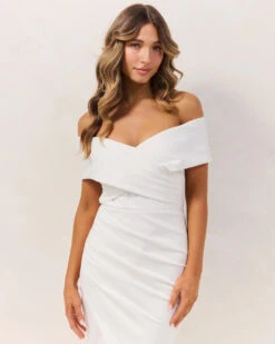 Briana Maxi Dress- White 9 Briana Maxi Dress- White -Curvy Charm Store briana.white .front .close