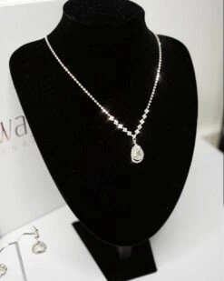 Diana Jewellery Set - Silver -Curvy Charm Store diana necklace close up
