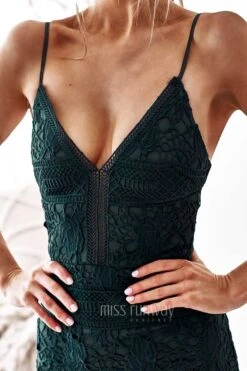 Estelle Lace Midi Dress - Emerald Green -Curvy Charm Store estelle midi close green